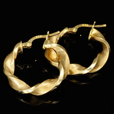 Edle Spiral-Creolen in mit feinem halb polierten, halb mattierten Design aus hochwertigem 585 / 14K Gold