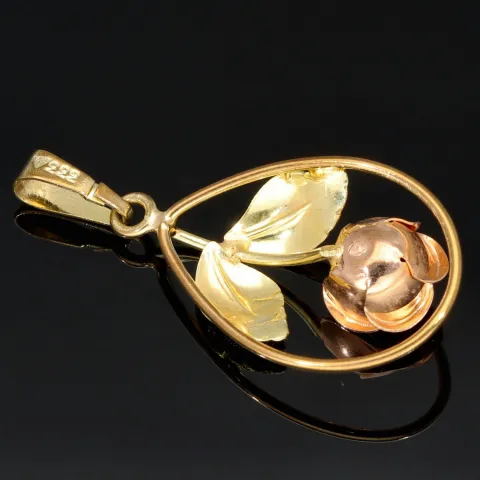 Fein detaillierter Anhänger in Form einer Rose mit filigranen Details, hochwertig gearbeitet aus 333er 8K Bicolor Gold