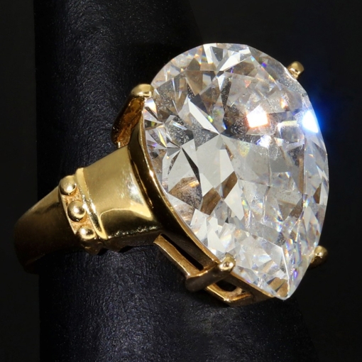 Prunkvoller Ring aus 585 / 14K Gold für Damen mit einem großen, funkelnden Zirkonia bestückt  (ca. 50-51 RG)