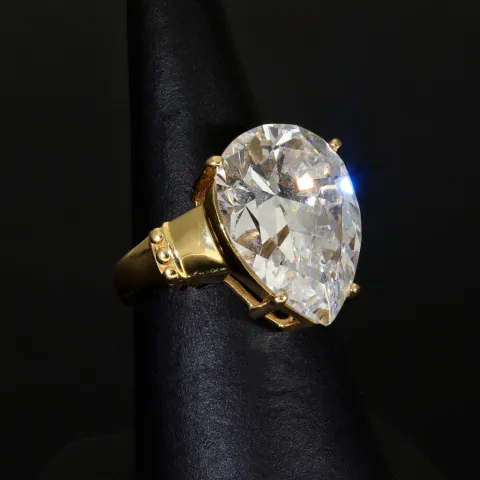Prunkvoller Ring aus 585 / 14K Gold für Damen mit einem großen, funkelnden Zirkonia bestückt (ca. 50-51 RG)