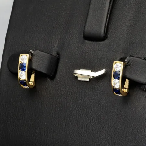 Stylische Ohrringe / Mini Creolen bestückt mit leuchtenden Zirkoniasteinen aus hochwertigen 585 / 14K Gold