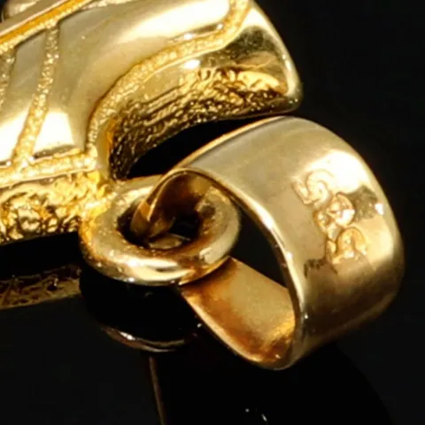Fußball-Töppen-Fussballschuh-Anhänger mit feinen Details aus funkelndem Gold (14K 585 Gelbgold)