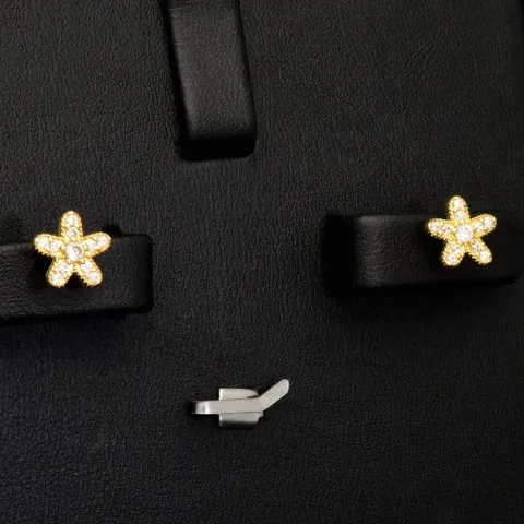 Edle Blumen-Ohrstecker in Blütenform (585er 14K) mit feinem, leuchtendem Zirkoniabesatz