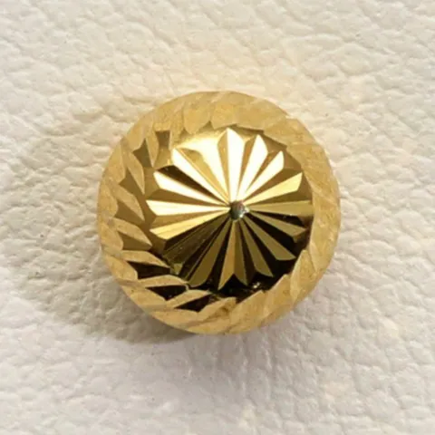 Sehr schöne Ohrstecker mit filigranem Design aus hochwertigem Gold (585 / 14K Gelbgold)