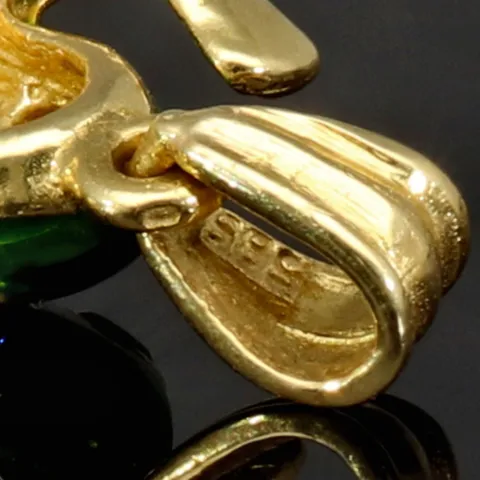Stylischer Frosch-Anhänger aus funkelndem 9K 375 Gelbgold mit Zirkoniasteinen besetzt