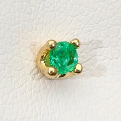 Handgearbeitete Smaragd-Ohrstecker mit 2 runden, kolumbianischen, in Krappen gefassten Smaragden aus hochwertigem Gold (18K / 750 Gelbgold)