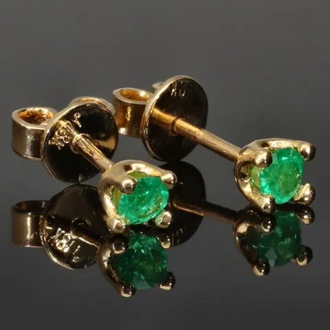 Handgearbeitete Smaragd-Ohrstecker mit 2 runden, kolumbianischen, in Krappen gefassten Smaragden aus hochwertigem Gold (18K / 750 Gelbgold)