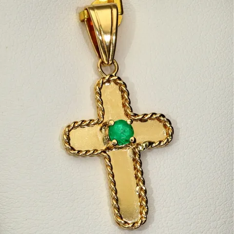 Handgefertigter Kreuz-Anhänger mit eingefassten, leuchtend grünen Smaragd im Rundschliff (ca. 0,2 ct.) aus hochwertigem Gold (750 18K Gelbgold)