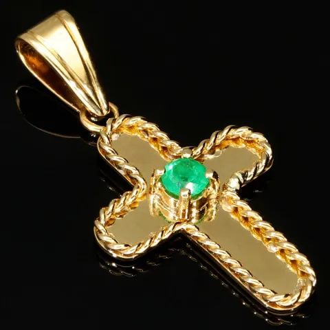 Handgefertigter Kreuz-Anhänger mit eingefassten, leuchtend grünen Smaragd im Rundschliff (ca. 0,2 ct.) aus hochwertigem Gold (750 18K Gelbgold)