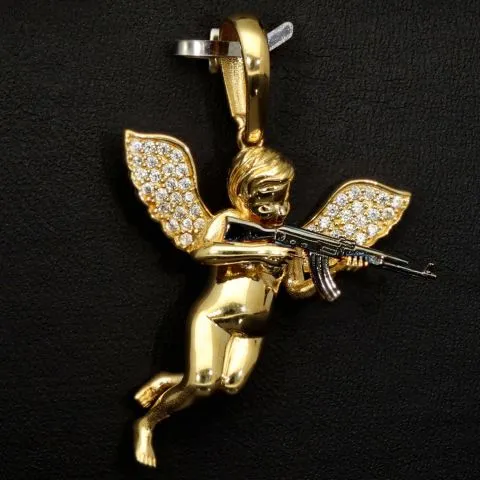 Hochwertig und detailliert gearbeiteter Engel-Anhänger mit Maschinengewehr - Schutzengel-Anhänger aus 14k (585er) Gelbgold und Zirkonia