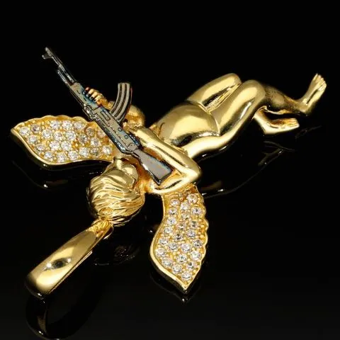 Hochwertig und detailliert gearbeiteter Engel-Anhänger mit Maschinengewehr - Schutzengel-Anhänger aus 14k (585er) Gelbgold und Zirkonia