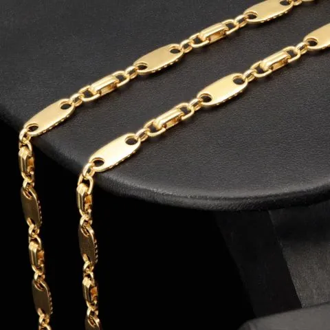 Zeitlose Plättchenkette, Steigbügelkette aus funkelndem, hochglanzpoliertem 585er (14k) Gold - ca. 65 cm, 4,5 mm