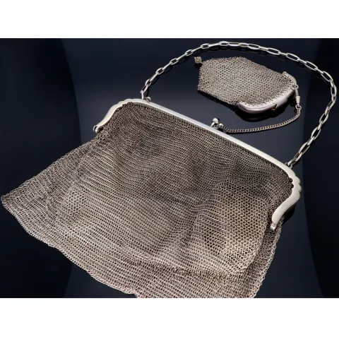 stilvolle, antike Damen - Handtasche / Abendtasche mit separaten Geldbörse aus Silber. hergestellt ca. 1900