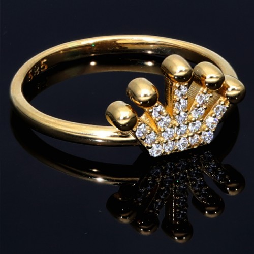 Sehr schöner Kronen Ring in 585 14 Karat Gelbgold mit Zirkoniabesatz. RG 56-57