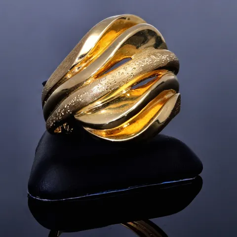 Glänzender Ring für Damen mit modernem, stilvollen Design in 14K 585er Gold Ringgröße ca. 56