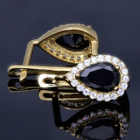 Wunderschöne, glänzende Gold - Ohrringe (585er 14K) mit einem großen, dunkelroten Zirkonia, umgeben von vielen kleinen Zirkoniasteinen