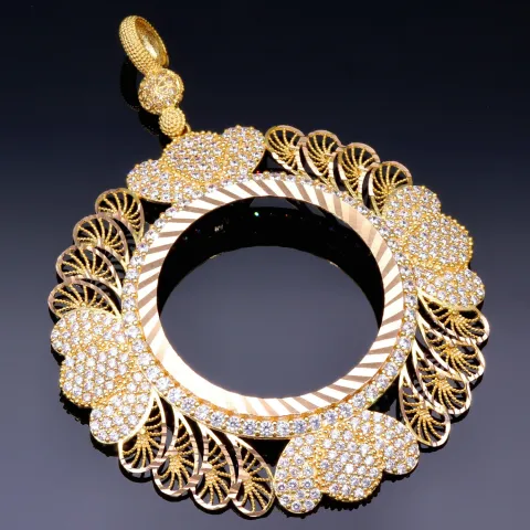 Imposanter und außergewöhnlicher Anhänger (Münzfassung) für Goldmünzen (Altin, Lira, Atatürk, Dukat) in 14k / 585 Gold mit filgranen Verzierungen, besetzt mit vielen kleinen Zirkoniasteinen