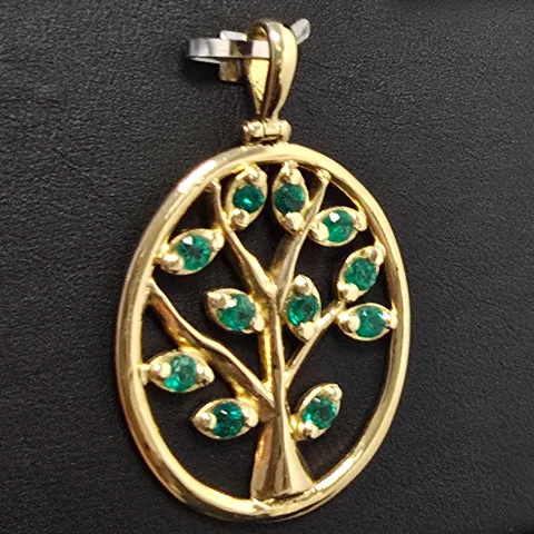 Eindrucksvoller, handgearbeiteter Lebensbaum - Anhänger in 18K / 750 Gold mit 11 leuchtenden, tannengrünen Smaragden