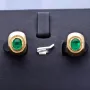 Edle Smaragd-Ohrstecker aus 18K 750er Gelbgold mit natürlichen, erlesenen Smaragd-Cabochonen von insgesamt ca. 1,93 ct