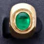 Edle Smaragd-Ohrstecker aus 18K 750er Gelbgold mit natürlichen, erlesenen Smaragd-Cabochonen von insgesamt ca. 1,93 ct