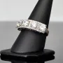 Ring aus 585 / 14K Weißgold für Damen mit vielen glitzernden Zirkonia besetzt (ca. 58 RG)