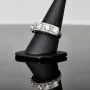 Ring aus 585 / 14K Weißgold für Damen mit vielen glitzernden Zirkonia besetzt (ca. 58 RG)
