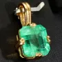Außergewöhnlicher Smaragdanhänger aus 750 (18K) Gold mit einem hell grasgrünen, eindrucksvollen Smaragd (ca. 5,56 Karat)