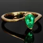Prächtiger Goldring für Damen mit einem ausgewählten, leuchtend grasgrünen Smaragd in Tropfenform eingefasst in 18K / 750 Gold - hergestellt in Handarbeit - RG ca. 55