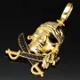 Gold-Anhänger mit Motiv: "Pirat / Totenkopf mit Augenklappe mit gekreuzten Säbeln" in 585er 14K Gelbgold mit schwarzem Zirkoniabesatz