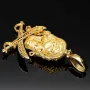 Gold-Anhänger mit Motiv: "Pirat / Totenkopf mit Augenklappe mit gekreuzten Säbeln" in 585er 14K Gelbgold mit schwarzem Zirkoniabesatz