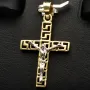 Jesus Christus Kreuz-Anhänger mit Greco Design aus glanzvollem 14k / 585 Bicolor Gold (Gelbgold und Weißgold)