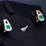 Handgearbeitete bicolor Smaragd-Ohrringe in modernem Design aus 750er (18k) Gold