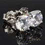 Funkelnde Ohrstecker aus rhodiniertem 925er Sterlingsilber mit Zirkonia (Diamant-Imitation-Steine, Brillantschliff) in Krappen gefasst