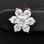 Elegante Blumen-Ohrstecker aus 925er Sterlingsilber mit Zirkoniasteinen stilvoll in Krappen gefasst