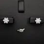 Elegante Blumen-Ohrstecker aus 925er Sterlingsilber mit Zirkoniasteinen stilvoll in Krappen gefasst