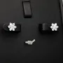 Elegante Blumen-Ohrstecker aus 925er Sterlingsilber mit Zirkoniasteinen stilvoll in Krappen gefasst