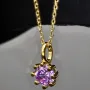 Exquisites Schmuckset - Kette mit Anhänger aus Sterling Silber 925, vergoldet, mit einem in Krappen gefassten, fliederfarbenen Zirkonia (Diamantimitat 1,00 ct. Brillantschliff)