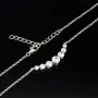 Exquisites Collier aus Sterling Silber 925, rhodiniert und poliert, mit eingearbeitetem Zierelement, bestückt mit größeren, eingefassten Zirkonia (Diamantimitat, Brillantschliff) ca. 44-49 cm Länge verstellbar