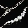 Exquisites Collier aus Sterling Silber 925, rhodiniert und poliert, mit eingearbeitetem Zierelement, bestückt mit größeren, eingefassten Zirkonia (Diamantimitat, Brillantschliff) ca. 44-49 cm Länge verstellbar