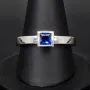 Stilvoller Ring mit saphirblauen prinzessgeschliffenem Stein in Zargenfassung aus Sterling Silber 925 - RG ca. 60