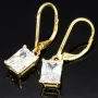 Zeitlose Ohrringe mit Zirkonia (Diamantimitation) treffen auf vergoldetes Sterling Silber (925) mit Klappbrisurverschluss