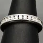 Funkelnder Memory-Ring mit 28 brillantgeschliffenen Zirkonia (Diamant-Imitation ca. 0,84ct) – 925 Sterling Silber rhodiniert und poliert- RG 53