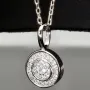 Edles Schmuckset aus glänzendem 925 Sterling Silber, bestehend aus einer feinen Ankerkette und einem Anhänger, bestückt mit vielen kleinen und einem hochkarätigen Zirkonia (Diamantimitat)
