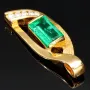 Außergewöhnlicher Smaragdanhänger in 18K / 750 Gold mit einem beeindruckenden kolumbianischen Smaragd von ca. 1 ct und 5 Diamanten (gesamt ca. 0,12 ct.)