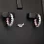 Trendige Creolen / Ohrringe aus 925er Silber, rhodiniert und hochglanzpoliert, veredelt mit weißen und rosa Zirkonia-Steinen im Brillantschliff (Diamantimitationen)