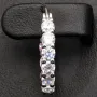 Trendige Creolen / Ohrringe aus 925er Silber, rhodiniert und hochglanzpoliert, veredelt mit weißen und rosa Zirkonia-Steinen im Brillantschliff (Diamantimitationen)