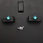 Exquisite Ohrstecker aus 925 Sterling Silber bestückt mit 2 größeren, leuchtenden blauen Zirkoniasteinen (Diamantimitationen) in Krappen gefasst
