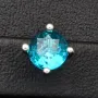 Exquisite Ohrstecker aus 925 Sterling Silber bestückt mit 2 größeren, leuchtenden blauen Zirkoniasteinen (Diamantimitationen) in Krappen gefasst