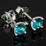 Exquisite Ohrstecker aus 925 Sterling Silber bestückt mit 2 größeren, leuchtenden blauen Zirkoniasteinen (Diamantimitationen) in Krappen gefasst