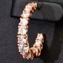 Glänzende Creolen / Ohrringe aus vergoldetem 925er Sterling Silber in außergewöhnlichem Design mit Zirkonia im Brillantschliff (Diamant-Imitationen)